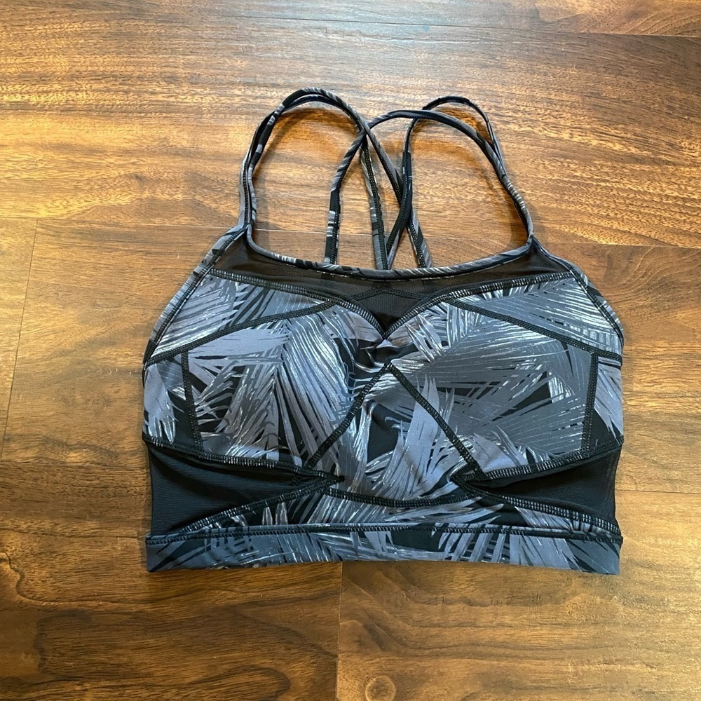 Sweaty Betty Celestial Yoga Crop Top 
Palm Leaf Print 
Sports Bra 
Size Small